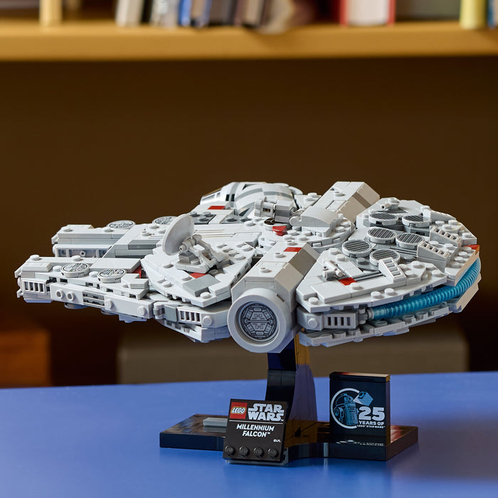 LEGO Star Wars 75375 Millenium Falke – Raumschiff-Modell für Erwachsene mit Display-Ständer und Namensschild