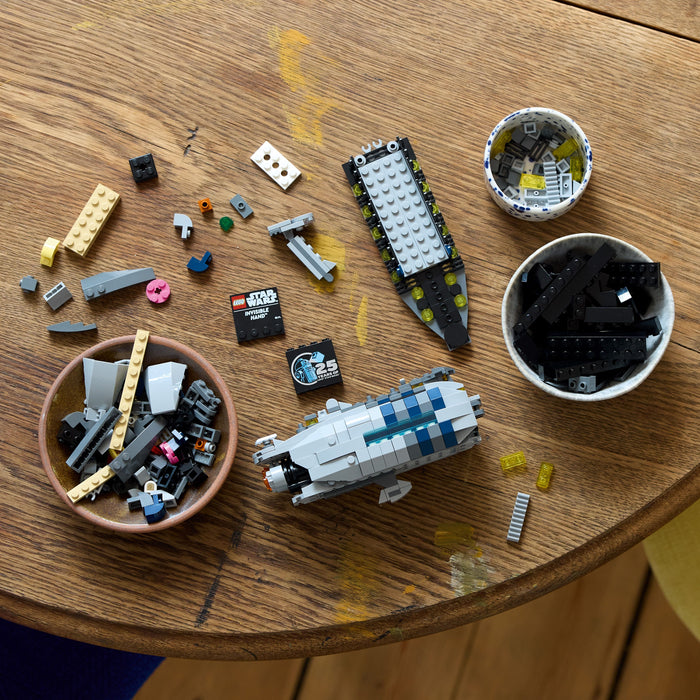 LEGO Star Wars 75377 Invisible Hand™  - Raumschiff-Modell für Erwachsene mit Display-Ständer und Namensschild