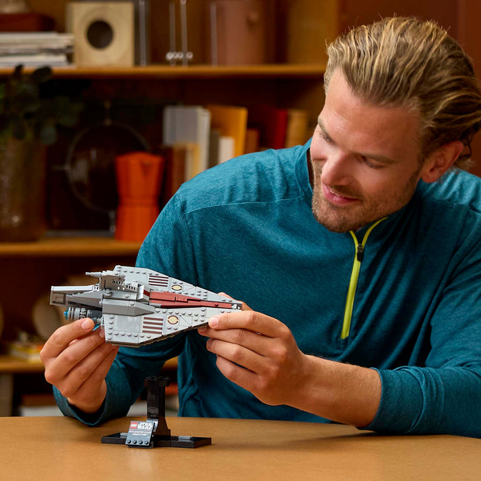 LEGO Star Wars 75404 Assault Ship der Acclamator-Klasse aus Angriff der Klonkrieger - Sternenschiff zum Sammeln, Bauen und Ausstellen
